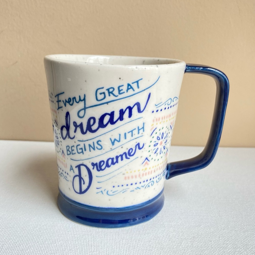 Anthropologie by Laura Schwamman Dreamer coffee mug in speckled cream navy blue